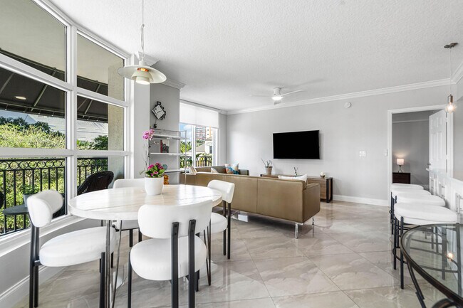 Building Photo - 600 S Dixie Hwy