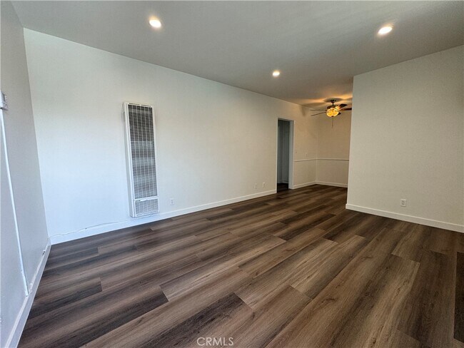 Building Photo - 7745 Laurel Canyon Blvd