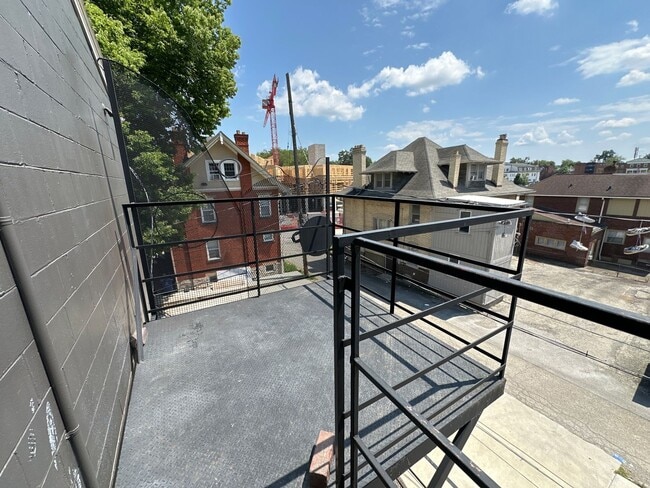 Building Photo - 47 E 17th Ave