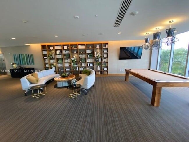 Building Photo - 16385 Biscayne Blvd