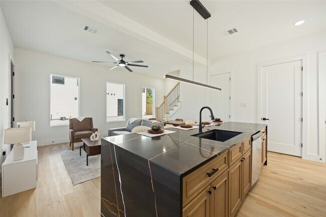 Building Photo - 4202 Kewanee St