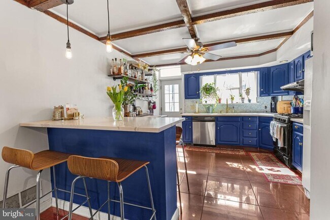 Building Photo - 808 Sears St