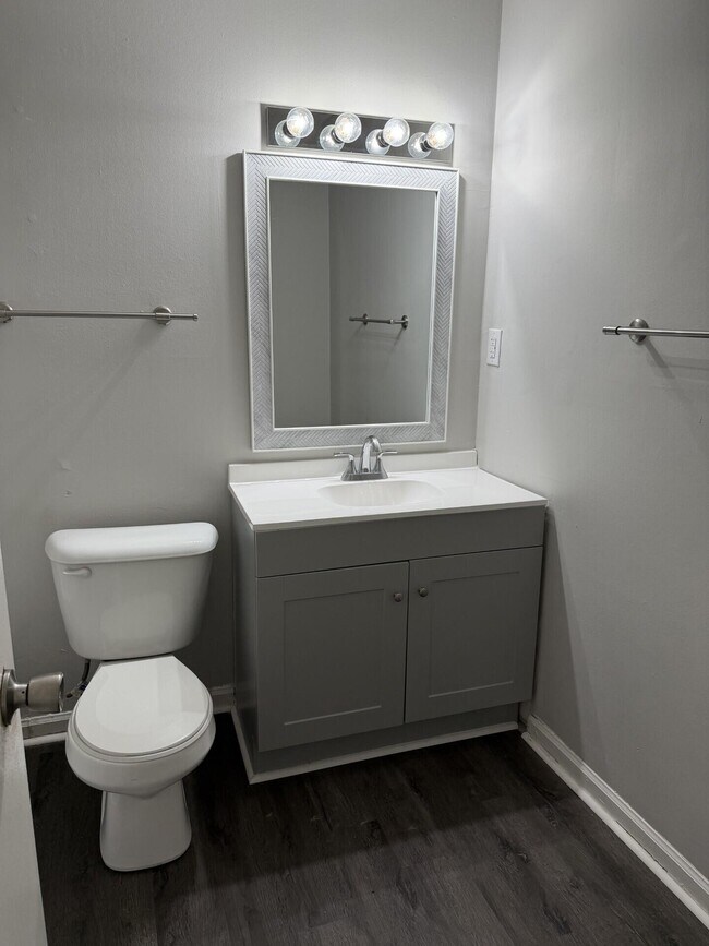 Building Photo - 3200 Baird Ct