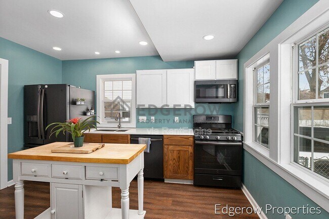 Building Photo - 1640 Wendler Ave SW