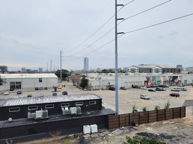 Building Photo - Stunning Corner Unit with Breathtaking Views!