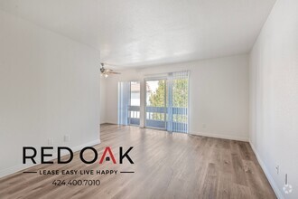 Building Photo - Fantastic Top Floor One Bedroom, Saturated...