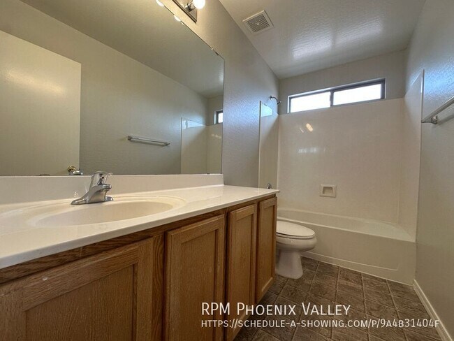 Building Photo - 13921 W Port Royale Ln