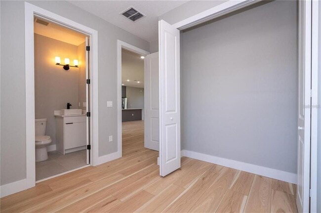 Building Photo - 49 Santa Fe St