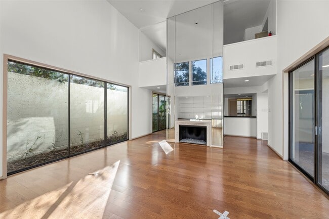 Building Photo - 1201 Autrey St