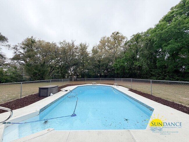 Building Photo - Upgraded 4BR Home with In-Ground Pool in Fort Walton Beach!
