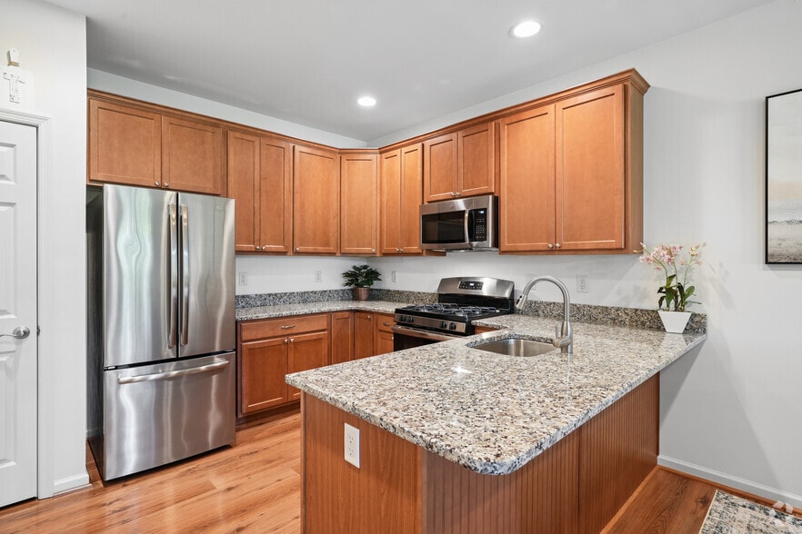 2BR, 2.5BA - 1,660SF - Kitchen - Heritage Greene