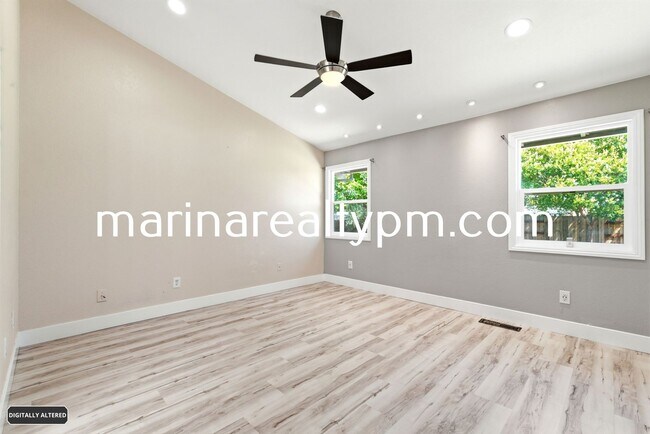 Building Photo - Home Sweet home-Beautiful remolded 3 bedroom 2 bathroom