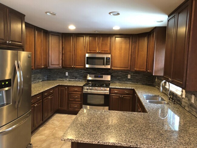 Building Photo - Wonderful 3 Bedroom 2 Bathroom Ranch Style Home!