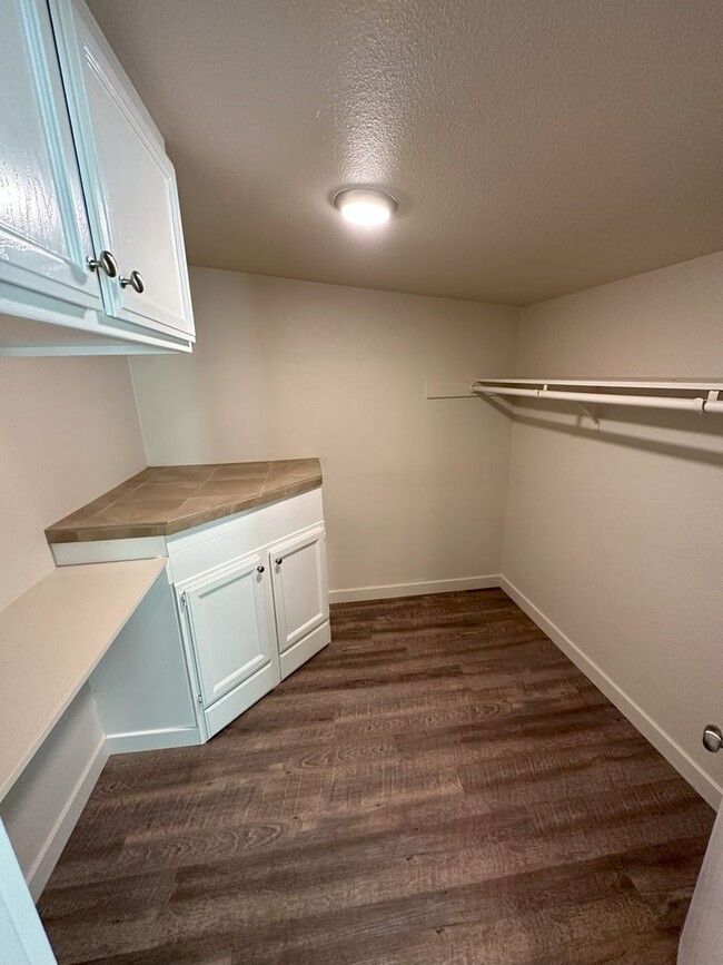 Building Photo - 1328 Trenary Way