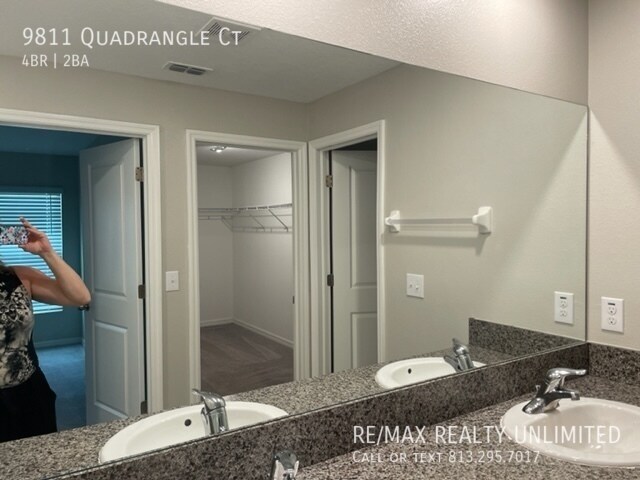 Building Photo - 9811 Quadrangle Ct