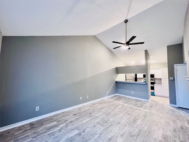 Building Photo - 2121 El Paseo St