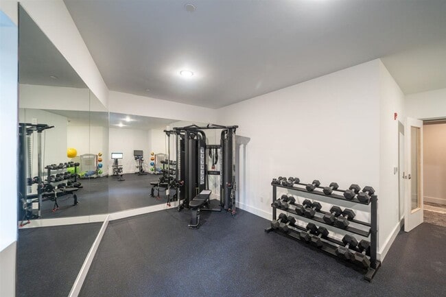 Building Photo - 8625 River Rd