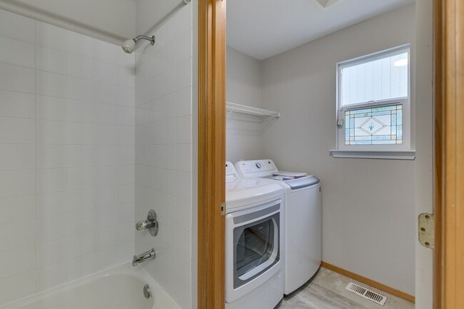 Building Photo - Lake Stevens Home For Rent! Open House This Saturday 8/22 1 - 3 p.m.