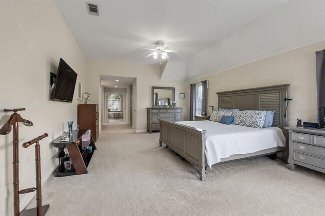 Building Photo - 2147 Hilton Head Dr