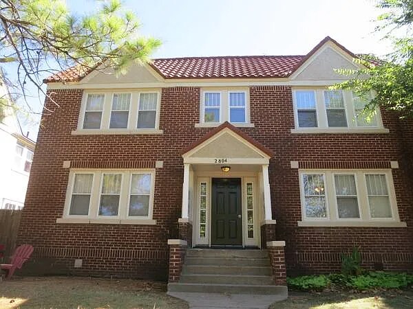 Primary Photo - 2804 N Robinson Ave