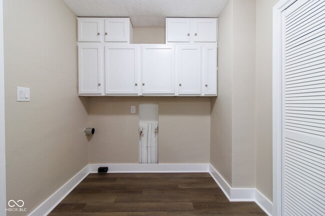 Building Photo - 1716 Drexel Dr