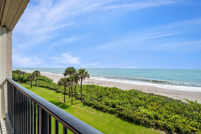 Building Photo - 995 N Hwy A1A