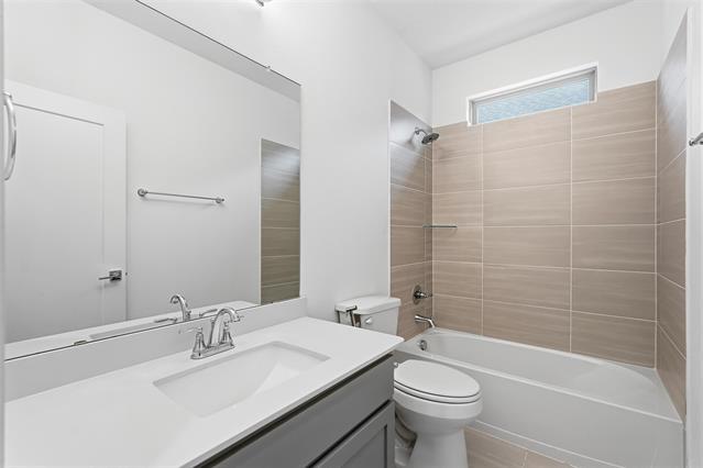 Building Photo - 1304 Sweetleaf St