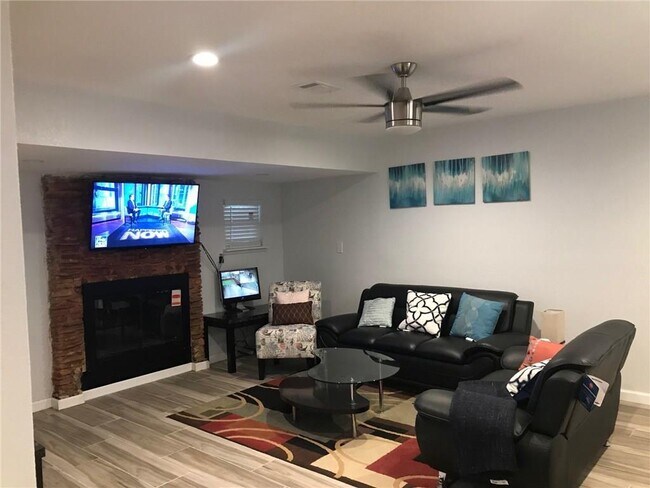 Building Photo - 908 Wagon Trail