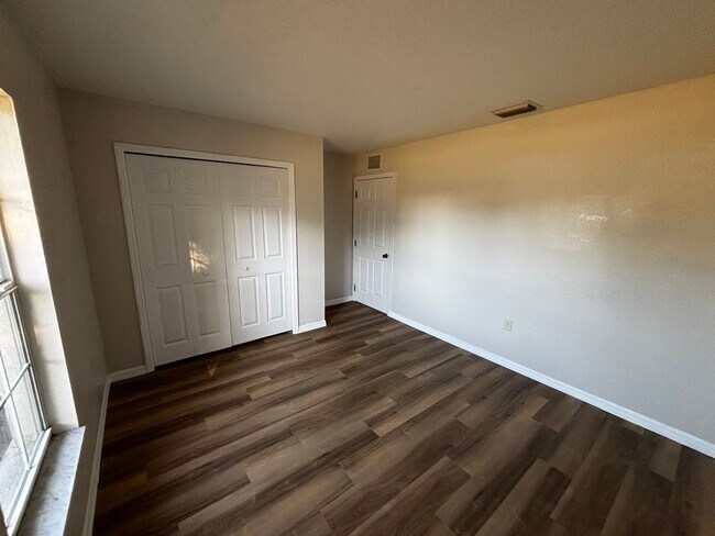 Building Photo - 3/2 Home Marion Oaks