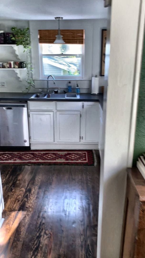 Building Photo - Cozy 2 Bed, 2 Bath Single-Level Home with Sunroom & Fenced Yard