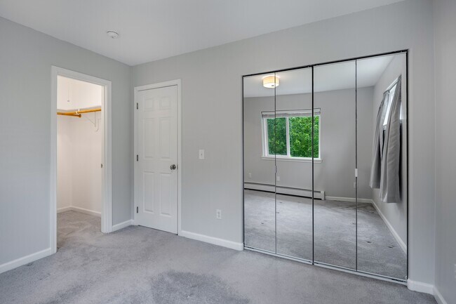 Building Photo - 6977 W Blondell Dr