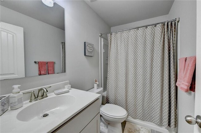 Building Photo - 2185 Mission View Dr NW