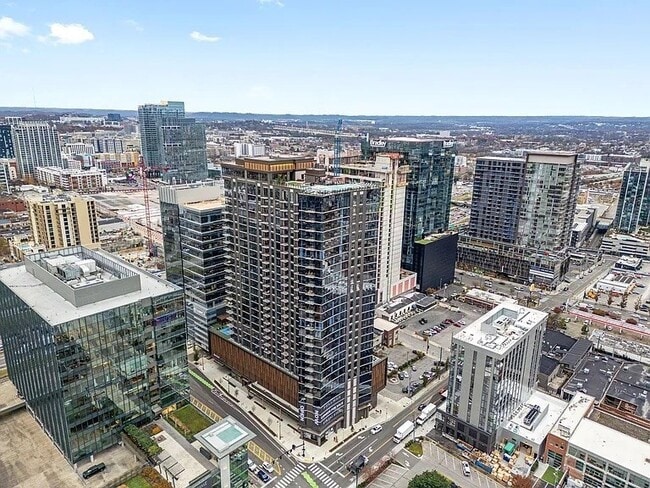 Building Photo - 1212 Demonbreun St