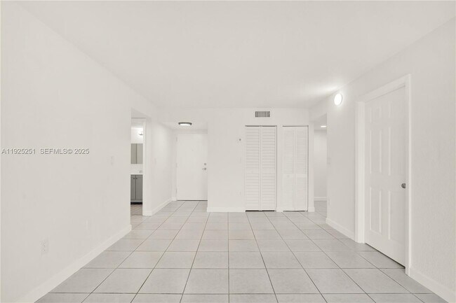 Building Photo - 3620 SW 114th Ave