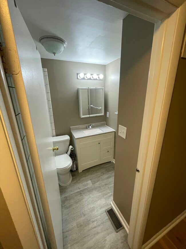 Building Photo - 6630 Cordova Dr