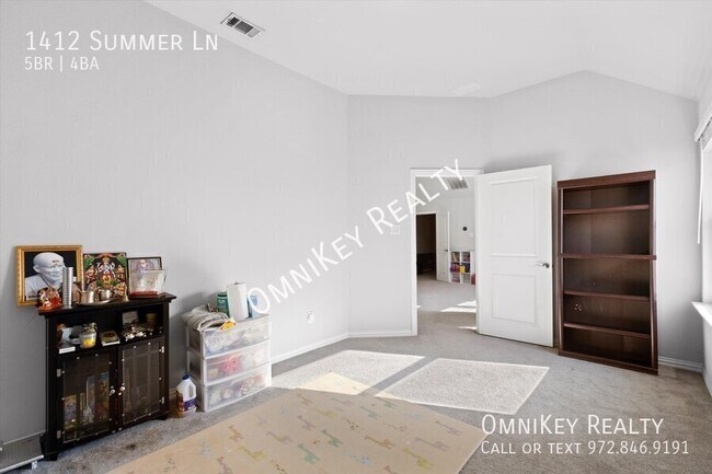 Building Photo - 1412 Summer Ln