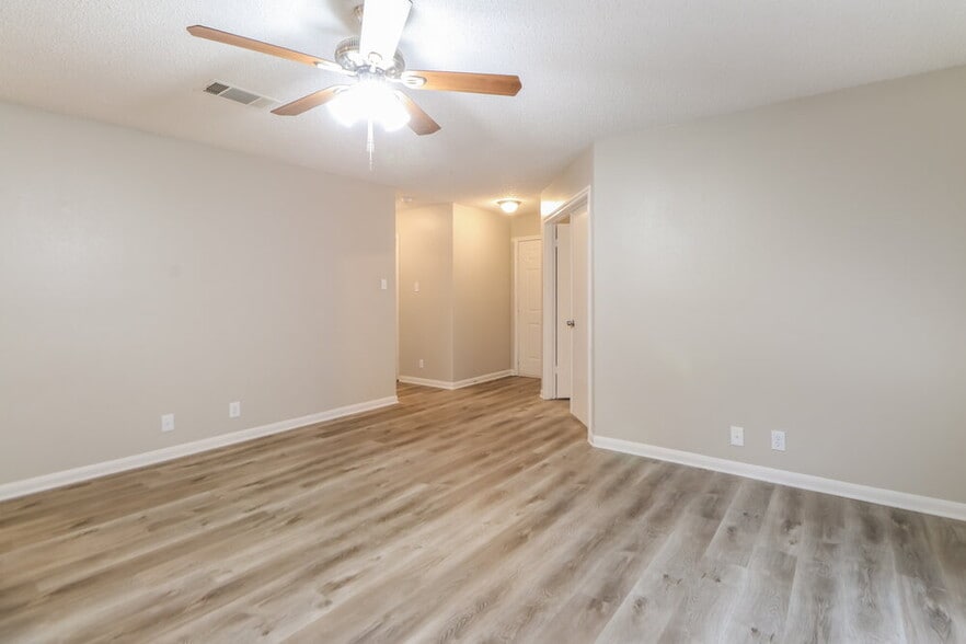 Building Photo - 3209 Elizabeth Anne Ln