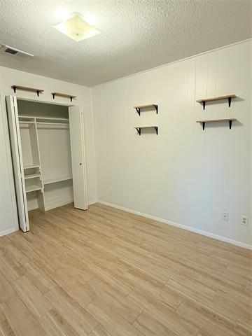 Building Photo - 2707 Mark Twain Dr