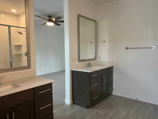 Building Photo - 9922 E Tahoe Ave