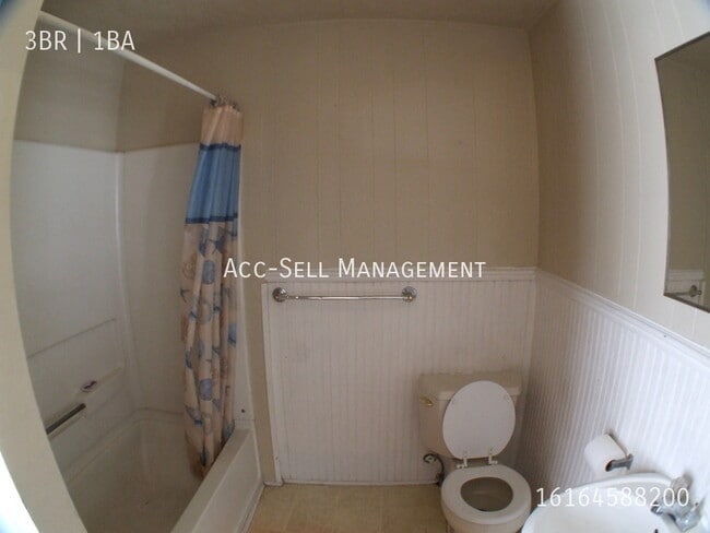 Building Photo - 439 Carrier St NE