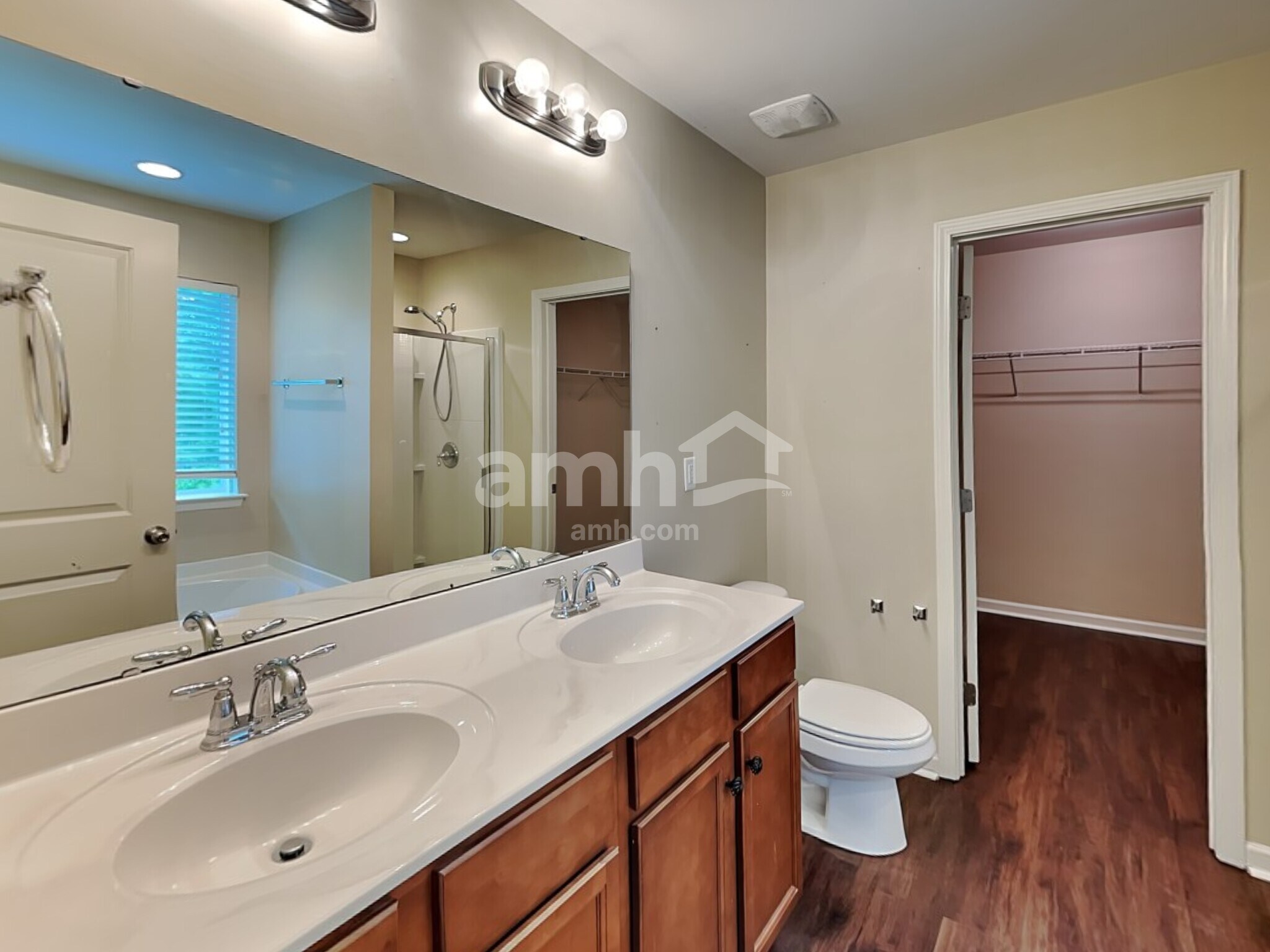 Building Photo - 371 Pulaski Dr SW