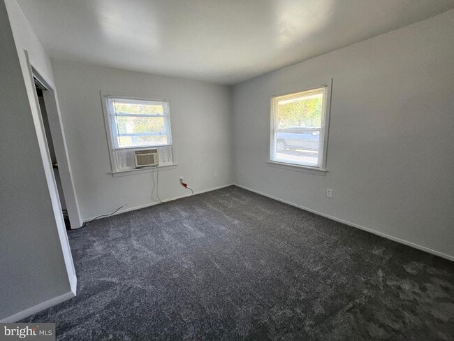 Building Photo - 49 Bonnie Ln
