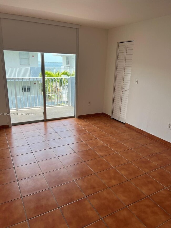 Building Photo - 1801 S Treasure Dr