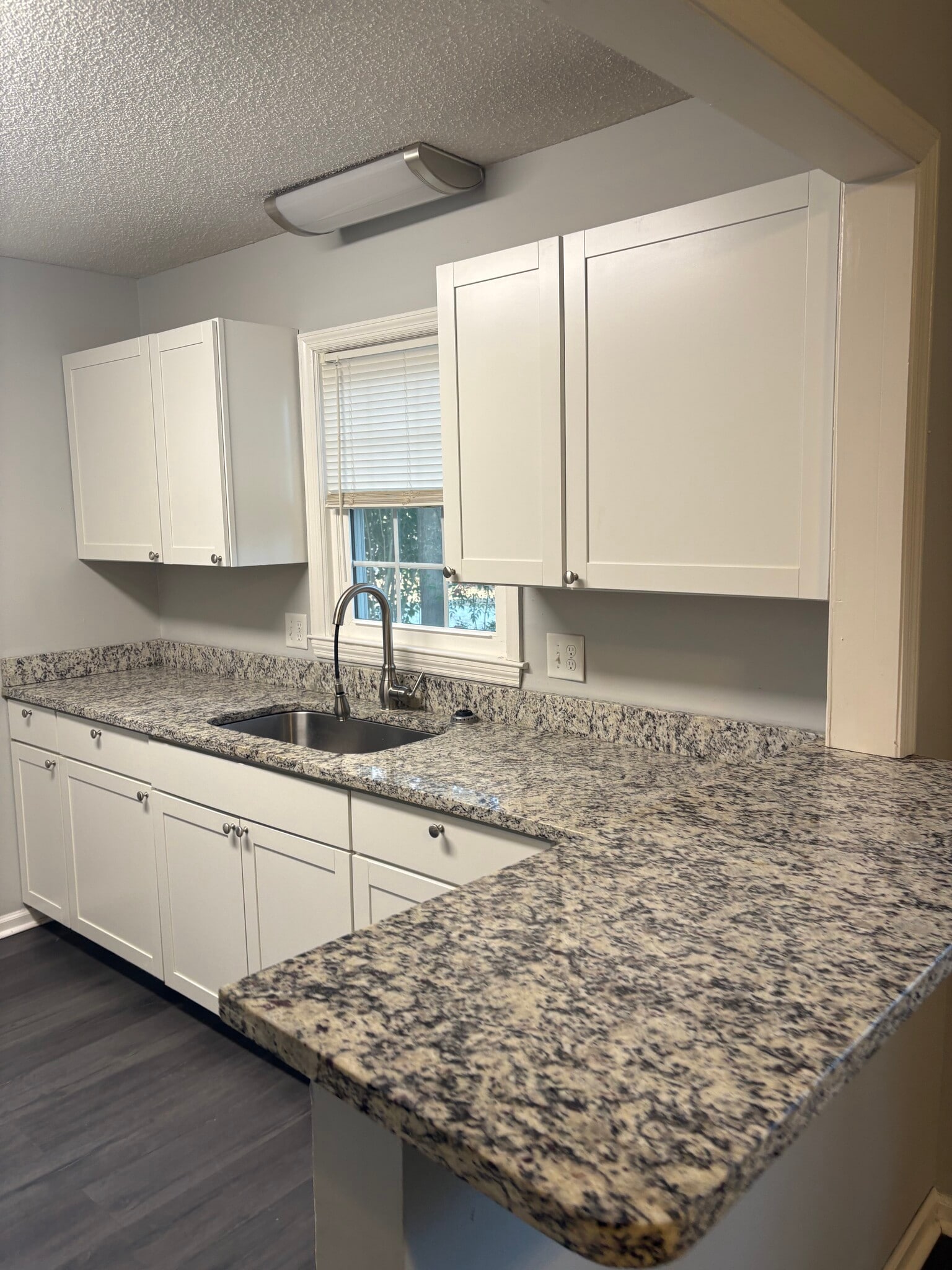 Building Photo - 1717 Cherokee Rd