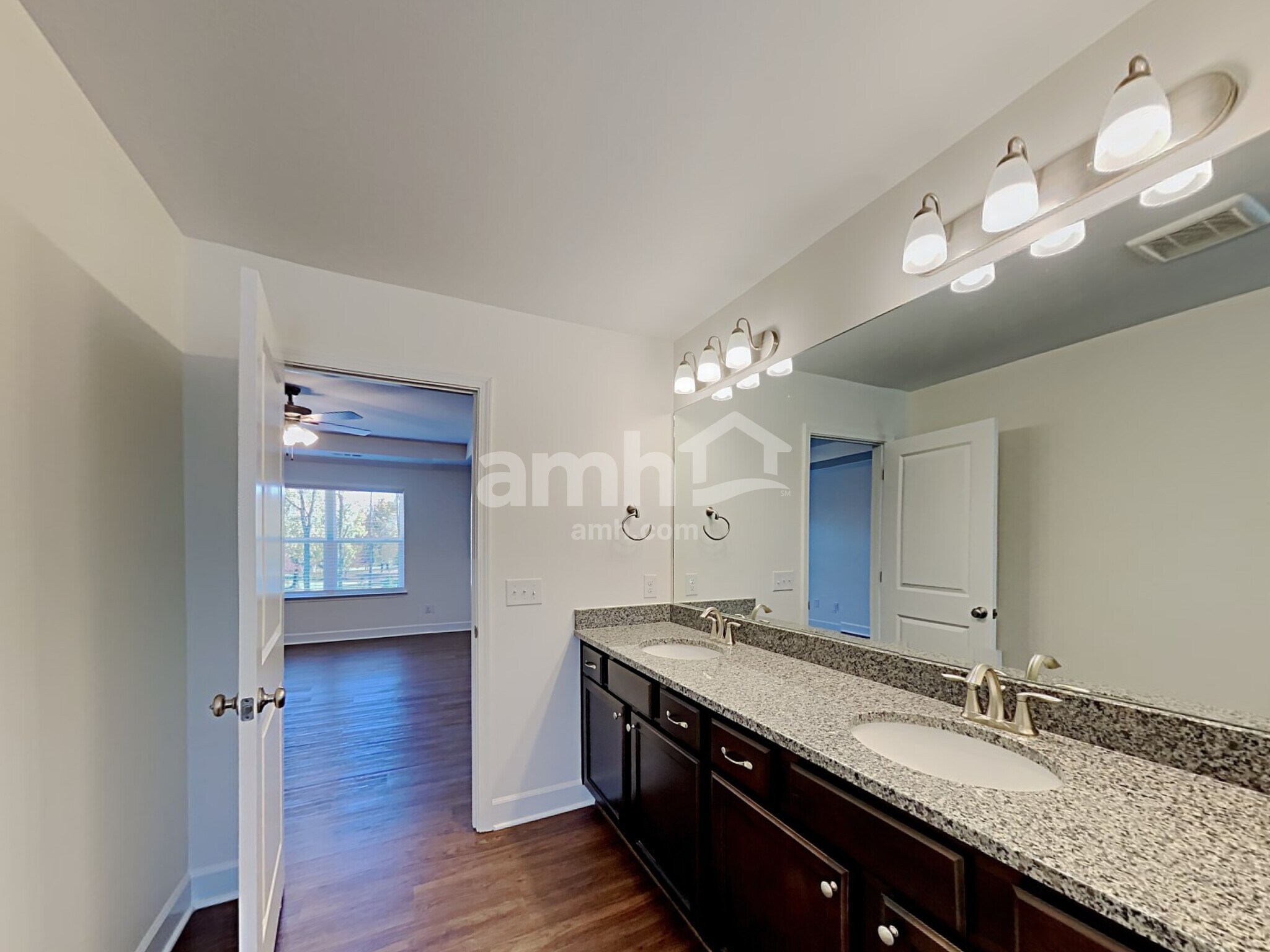 Building Photo - 2920 Throneberry Ln