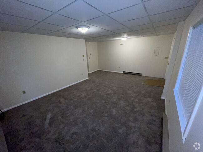 Building Photo - 74 N Allen St