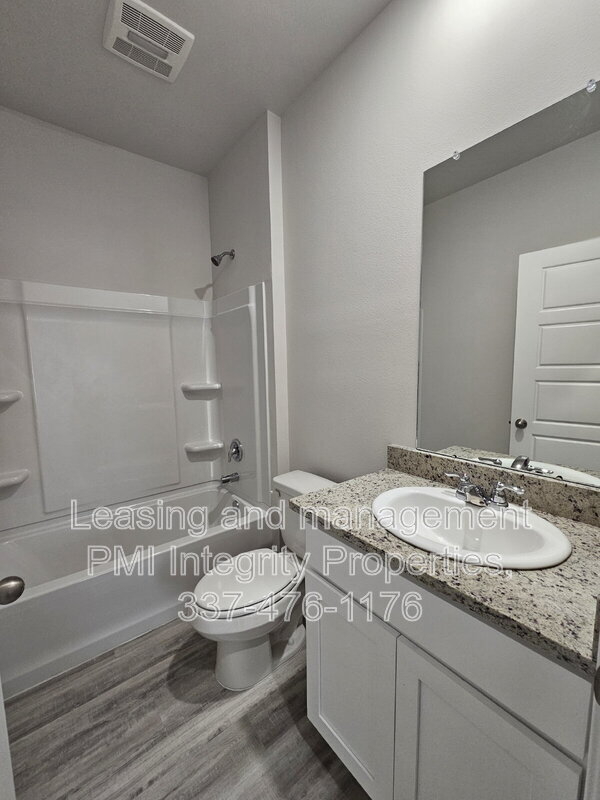 Building Photo - 932 Renova Dr