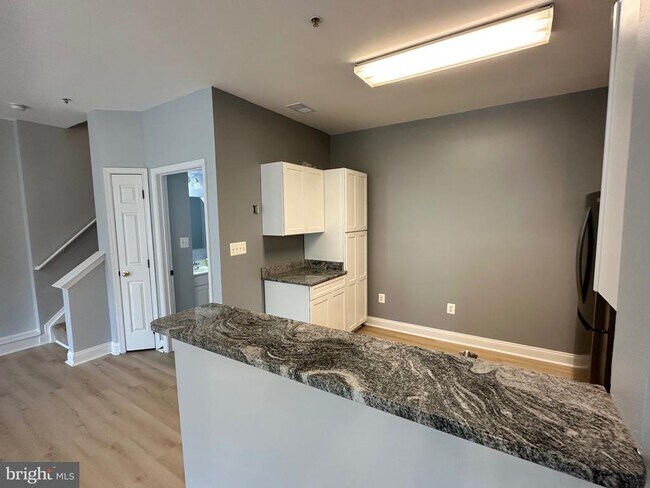 Building Photo - 818 Estuary Dr