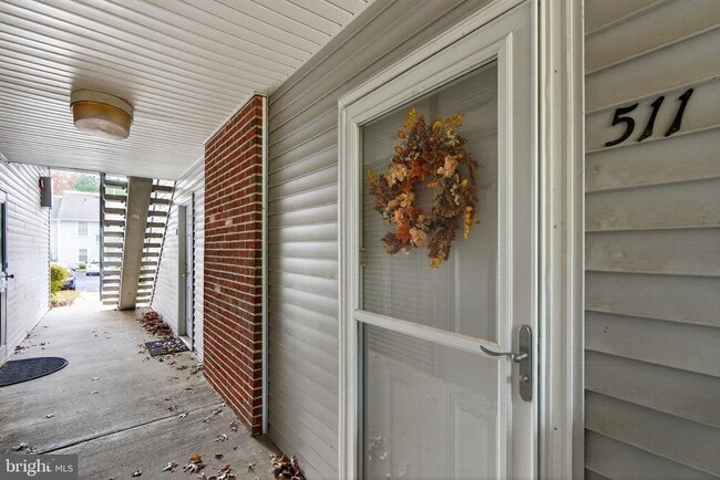 Building Photo - 511 Diamond Dr