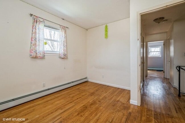 Building Photo - 126 Linden Ln